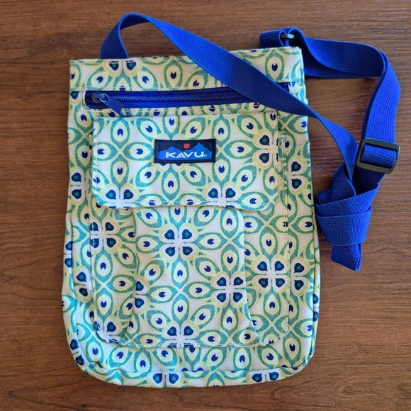 Kavu Handbags - KAVU Keeper canvas Crossbody Bag Blue and Green Floral Very Good Condition